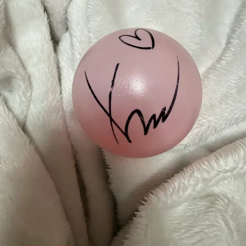 [BUNJANG] KICKFLIP Fancon Donghyun Signed Ball / 킥플립 팬콘 동현 싸인볼