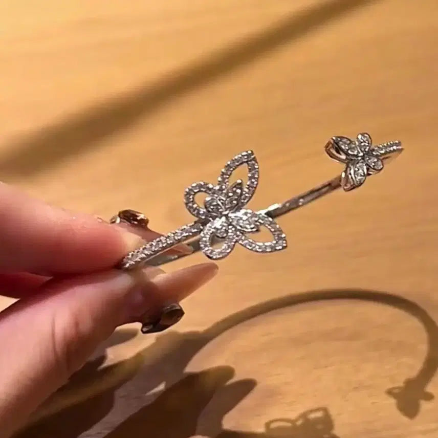 [BUNJANG] Graff Butterfly Silhouette 18K White Gold Diamond Bracelet / 그라프 버터플라이 실루엣 18K 화이트골드 다이아 팔찌 여성용