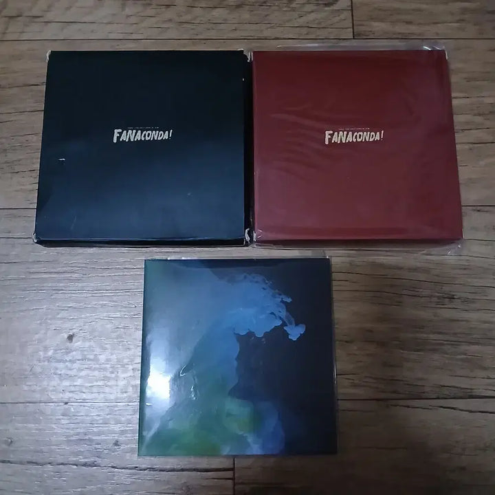 [BUNJANG] FANA FANACONDA (Green &amp; Red Editions) + FANAbyss Album Bundle / [판매] 화나 FANACONDA 화나콘다 2종 + FANAbyss 팝니다