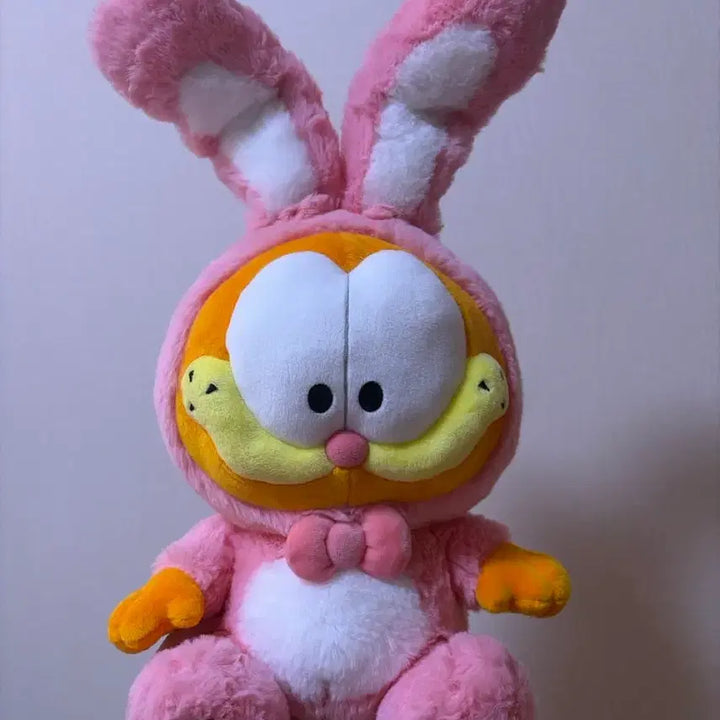 [BUNJANG] Garfield Doll Pink Rabbit Costume / 가필드 인형 핑크 토끼 복장