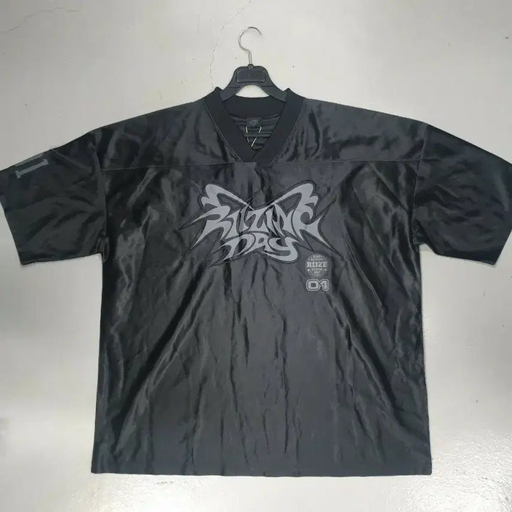 [BUNJANG] RIIZE Rising Day Wonbin Black T-Shirt / 라이즈 라이징데이  원빈 블랙 FREE