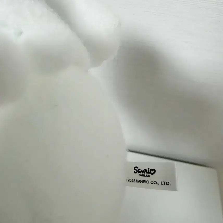 [BUNJANG] Sanrio Cinnamoroll Snowman Plush Doll / 산리오 시나모롤 쿠지 눈사람 인형