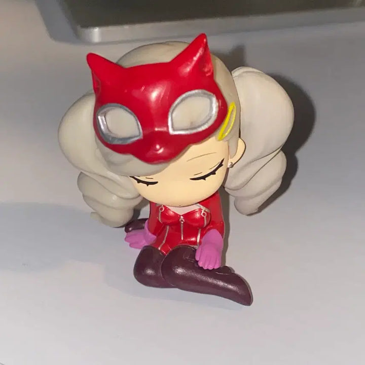[BUNJANG] Persona 5 The Royal Panther Shoulder Tap Mini Figure / 페르소나5 더 로얄 팬서 안 어깨쿵 가챠 미니 피규어