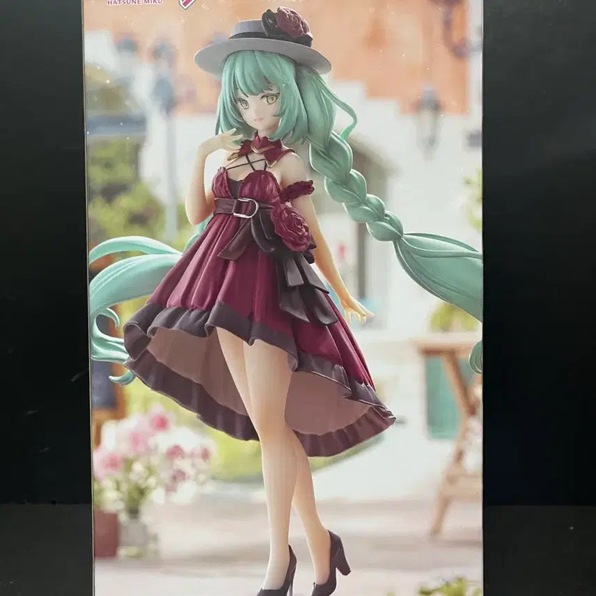 [BUNJANG] Hatsune Miku Odekake Dress RED Ver. Figure (Sealed) / 미개봉 하츠네미쿠 피규어 미쿠 오데카케드레스 RED ver.