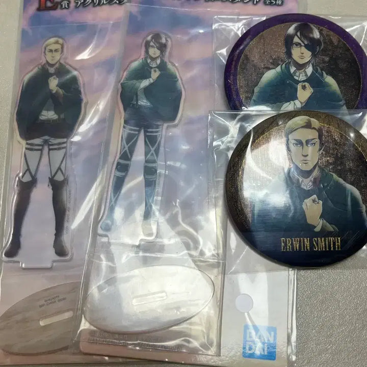 [BUNJANG] Attack on Titan Ichiban Kuji Acrylic Stand &amp; Badge Set / 진격의 거인 이치방쿠지 아크릴 스탠드 뱃지 세트