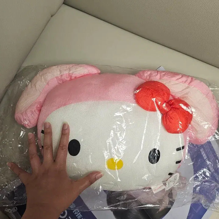 [BUNJANG] Hello Kitty 2002 Rabbit Ear Cushion Pink / 헬로키티 토끼 귀 쿠션 핑크 2002년 제품
