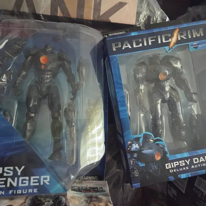 [BUNJANG] Diamond Select Pacific Rim Gypsy Danger / Gypsy Avenger Figure / [새상품] 다이아몬드셀렉트 퍼시픽림 집시어벤져/집시데인져