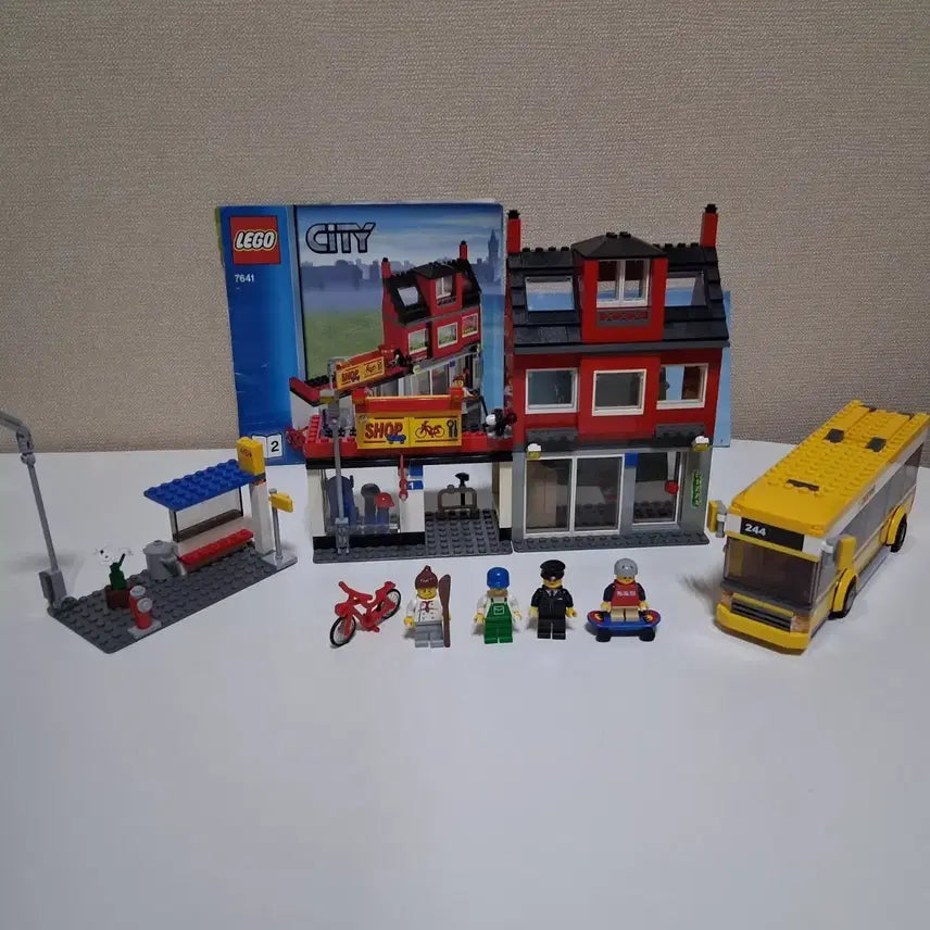 [BUNJANG] LEGO City 7641 Shop &amp; Bus Set / 레고 시티 7641 상점 버스 포함