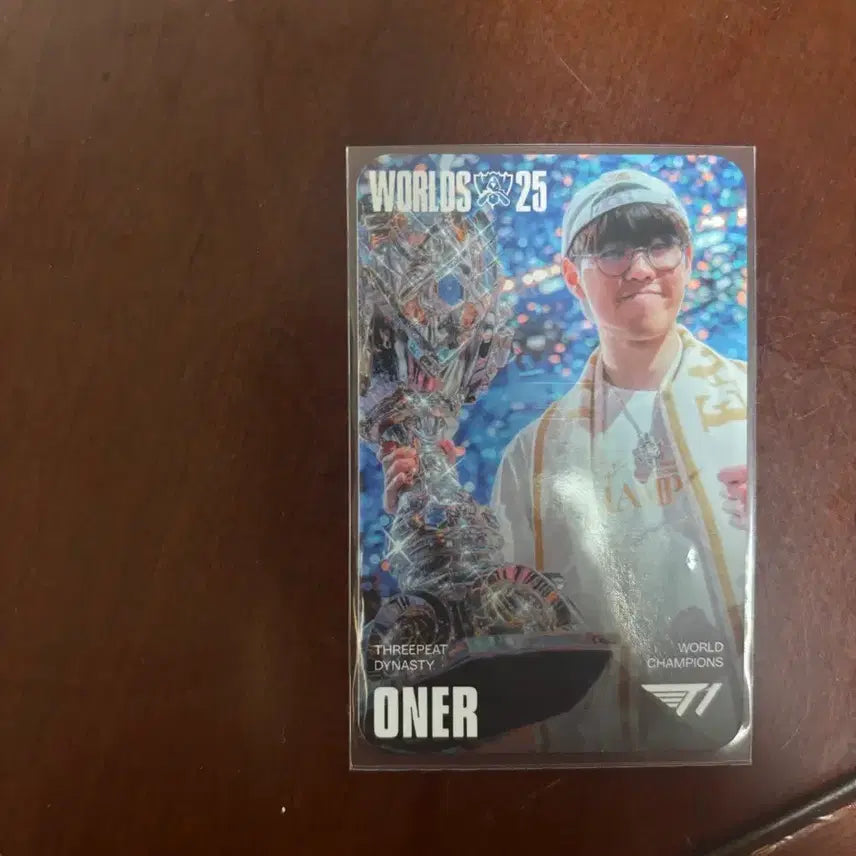 [BUNJANG] T1 Faker Worlds 2021 Champions Skin Photocard / T1 오너 MSI 대전 펜페스타 월즈 우승 스킨 포토카드 양도