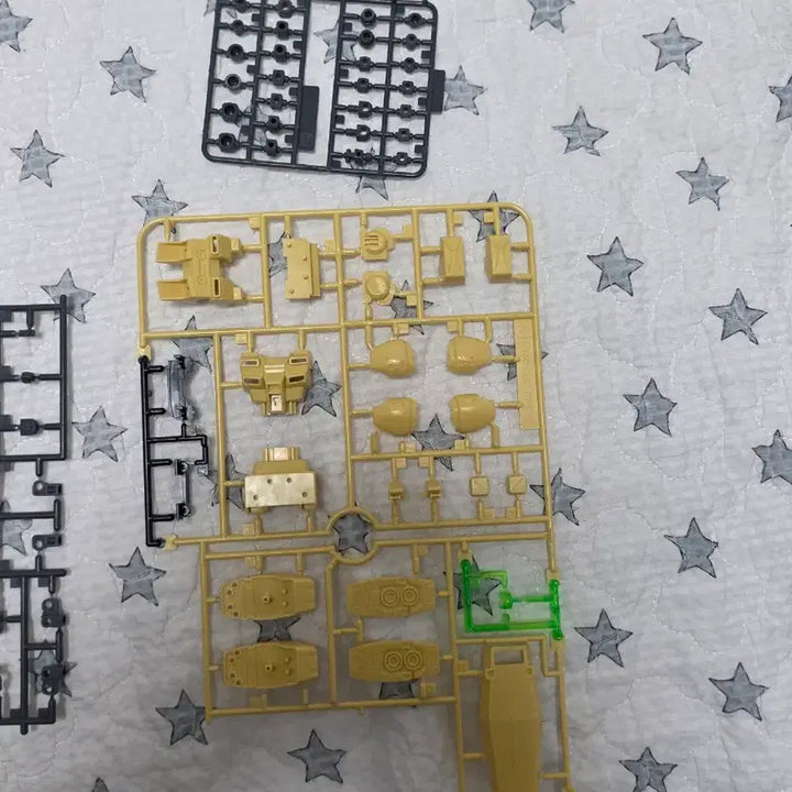 [BUNJANG] HG Powered GM Cardigan Model Kit (Runner Vinyl Opened, Runner D Partially Excavated) / HG 파워드 짐 카디건(런너 비닐개봉 D런너 일부발골)미조립 판매합니다.