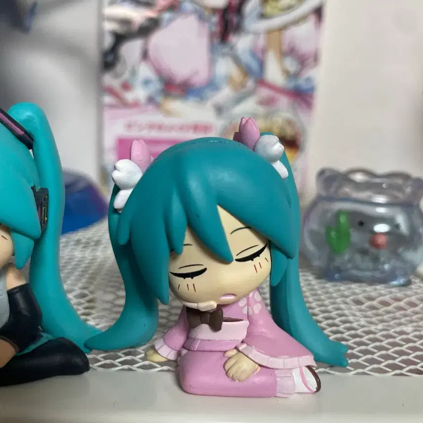 [BUNJANG] Hatsune Miku Shoulder Gacha Capsule Toy Bundle Set / 하츠네 미쿠 어깨쿵 가챠 캡슐토이 일괄