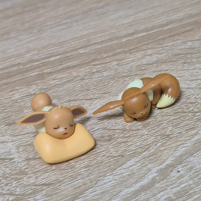 [BUNJANG] Pokemon Sleeping Eevee Gacha Figure Set / 포켓몬 피규어 가챠 잠자는 이브이 세트