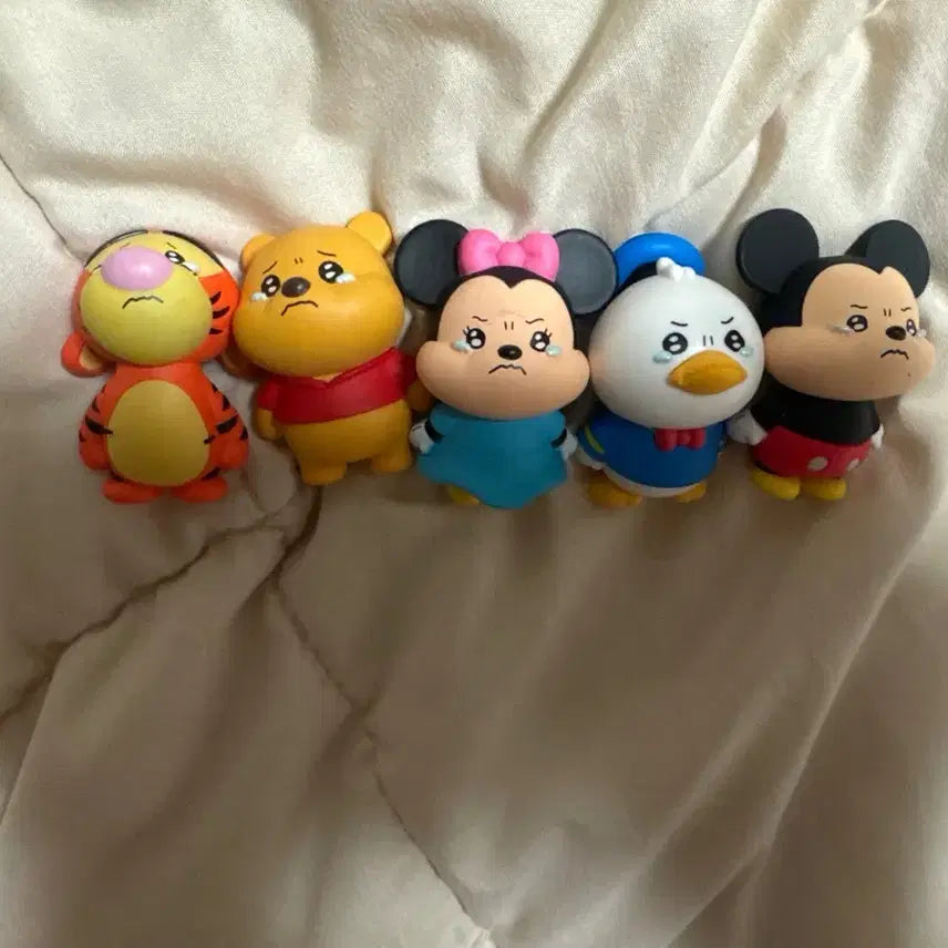 [BUNJANG] Disney Characters Figurines Set (5 Types, Whimpering Faces) / 디즈니 캐릭터 피규어 5종 세트 (울먹이는 표정)