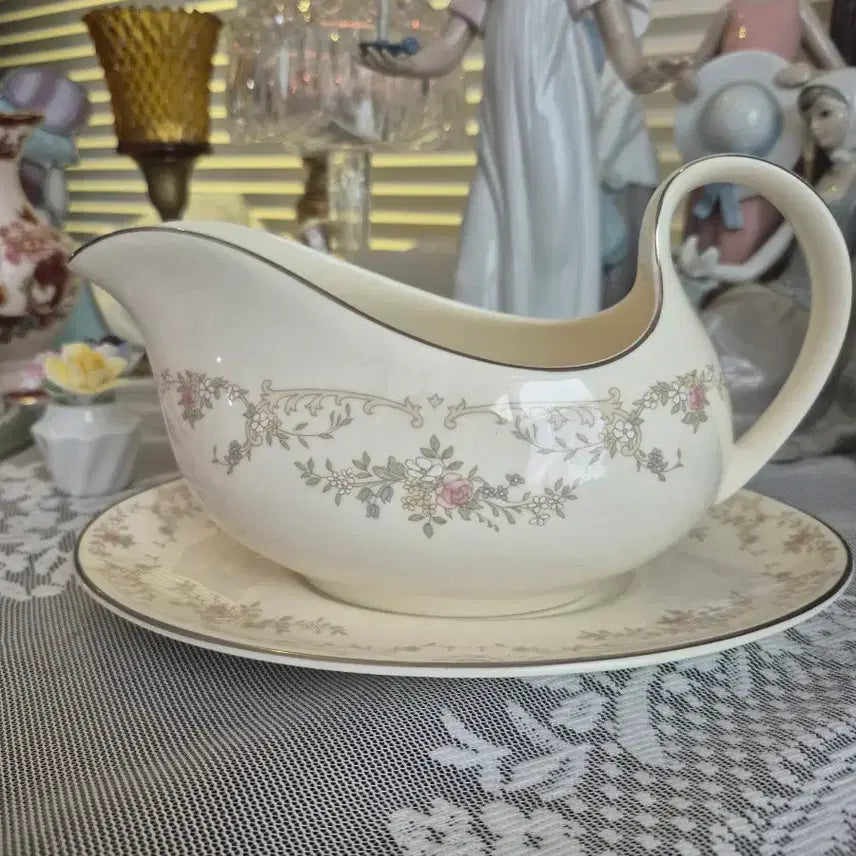 [BUNJANG] Royal Doulton Diana Gravy Boat Set / 로얄돌턴 다이애나 그래비보트셋트