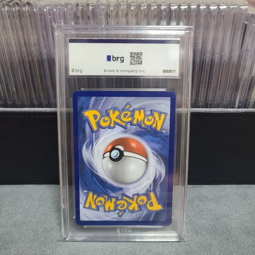 [BUNJANG] Pokemon 25th Anniversary Pikachu Card North American Version BRG 10 / 포켓몬 카드 25주년 피카츄 북미판 brg 10