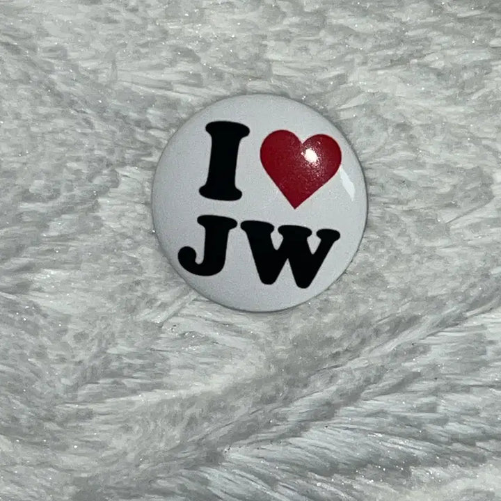 [BUNJANG] ENHYPEN Jungwon Pin Badge / 엔하이픈 정원 양정원 핀뱃지 비공굿 아이러브뱃지