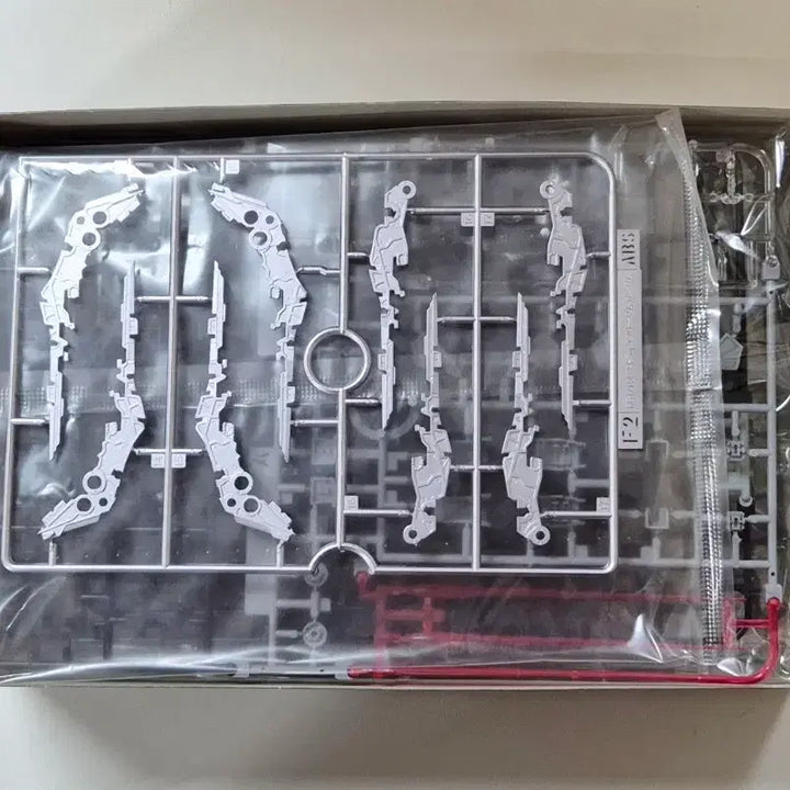 [BUNJANG] Bandai RG Strike Freedom Gundam Deactive Mode / 반다이 [RG] 스트라이크 프리덤 건담 디액티브 모드