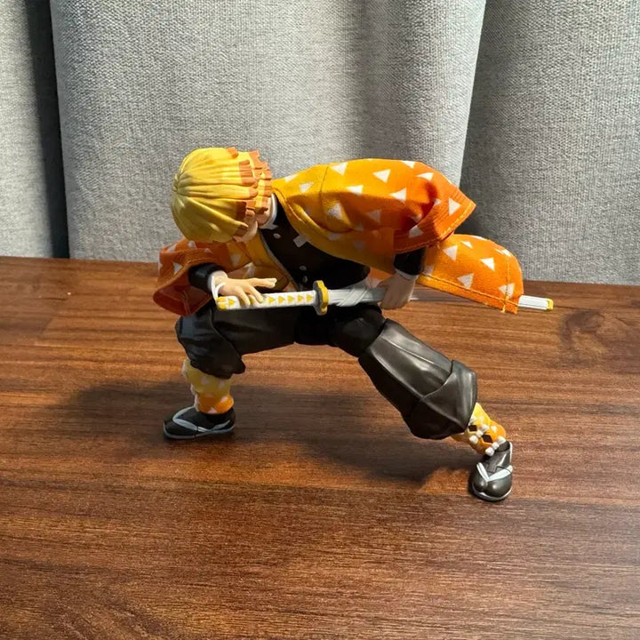 [BUNJANG] SHFiguarts Zenitsu Figure with Custom Haori / SHFiguarts 젠이츠 피규어