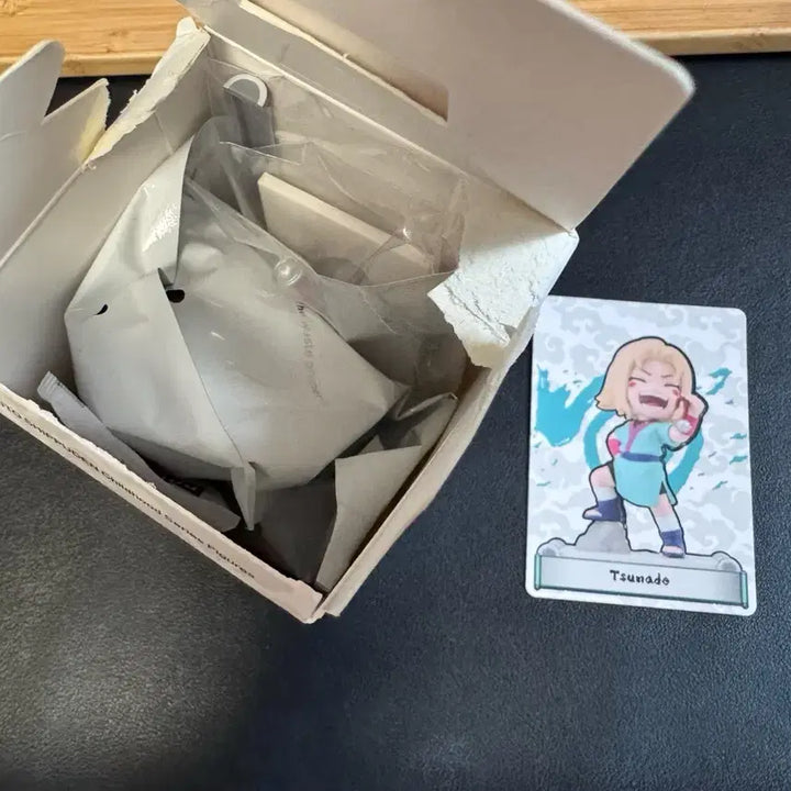 [BUNJANG] Pop Mart Naruto Childhood Tsunade Figure / 나루토 팝마트 유년기 피규어 츠나데