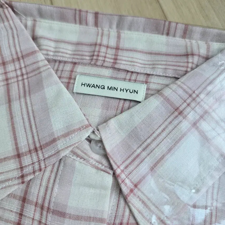 [BUNJANG] Hwang Minhyun Temperature Exhibition Checkered Shirt, Photobook, Ticket, Special Photocard Bundle (Sealed) / 황민현 사진전 온도 체크셔츠 포토북(미개봉) 입장티켓 금액특전포카 일괄