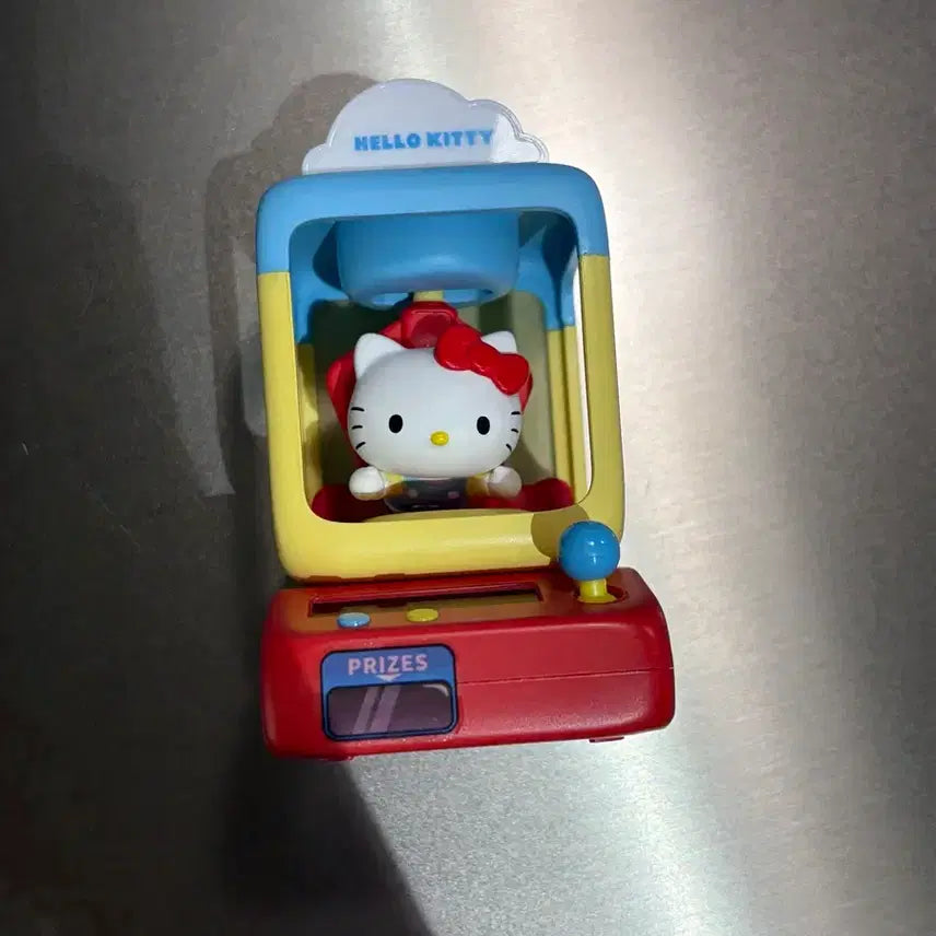 [BUNJANG] Sanrio Hello Kitty Claw Machine Figure / 산리오 헬로키티 인형뽑기 피규어