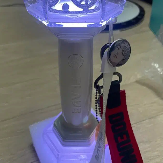 [BUNJANG] PLAVE Official Lightstick Eunho Strap / 플레이브 응원봉 은호 스트랩