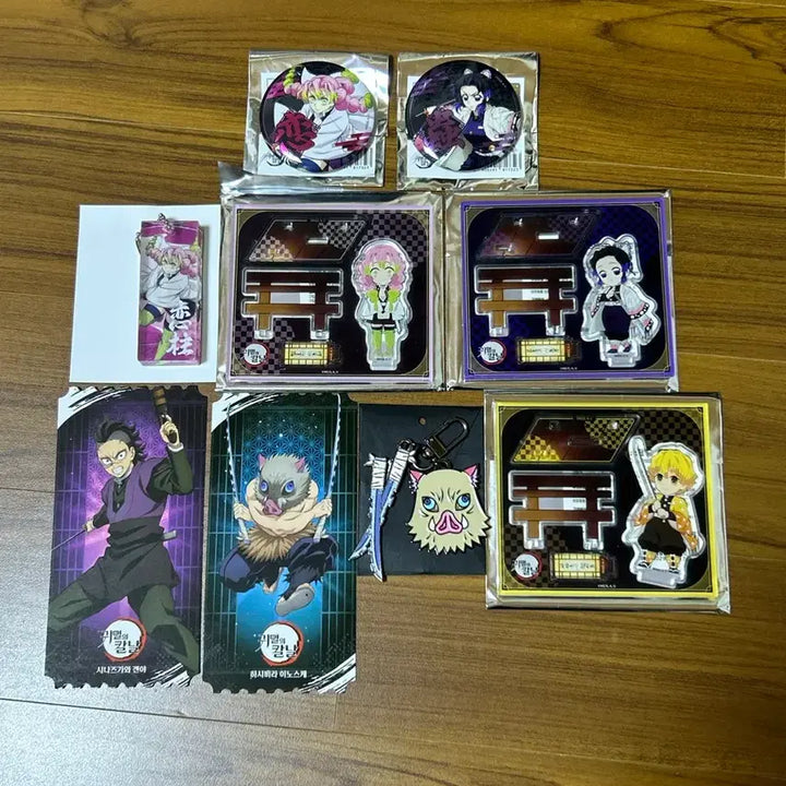 [BUNJANG] Demon Slayer Kamado Tanjiro Kanao Kanae Shinobu Mitsuri Sanemi Iguro Giyu Muichiro Inosuke Genya Zenitsu Nichirin Sword Keychain, Can Badge, Mini Acrylic Stand / 홍대 귀칼 팝업 교환합니다! 무이치로 기유 젠이츠 시노부 미츠리 아크릴
