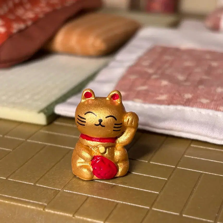 [BUNJANG] Miniature Golden Maneki Neko Cat Figurine / 미니어처 금색 마네키네코 고양이 피규어