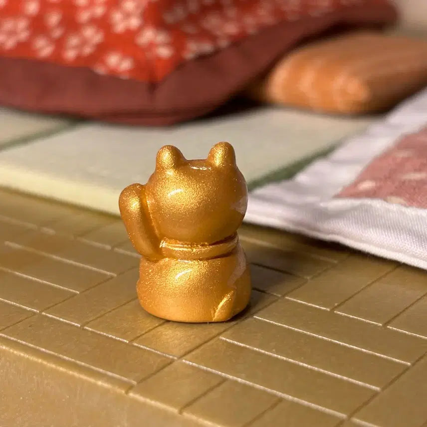 [BUNJANG] Miniature Golden Maneki Neko Cat Figurine / 미니어처 금색 마네키네코 고양이 피규어