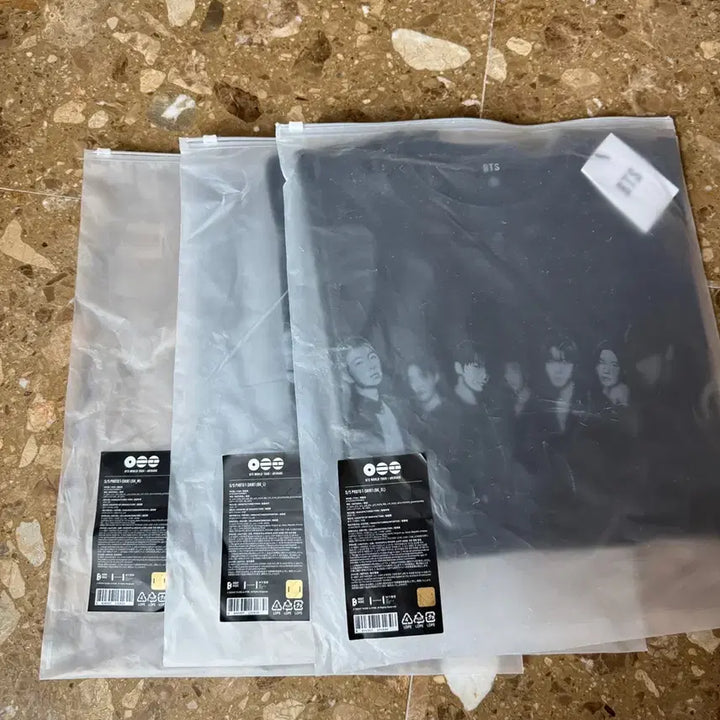 [BUNJANG] BTS ARIRANG S/S Photo Tee Black / BTS ARIRANG S/S PHOTO TEE Black 포토 티셔츠