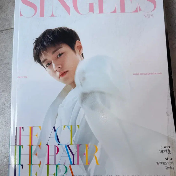 [BUNJANG] Park Ji Hoon Singles Magazine / 박지훈 싱글즈잡지
