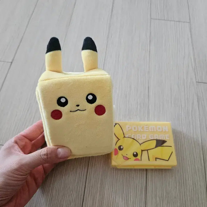 [BUNJANG] Pokemon Pikachu Deck Case Bundle Set / 한정판 포켓몬 [굿즈] 피카츄인형 덱케이스O,보관케이스O,피카츄코인O일괄