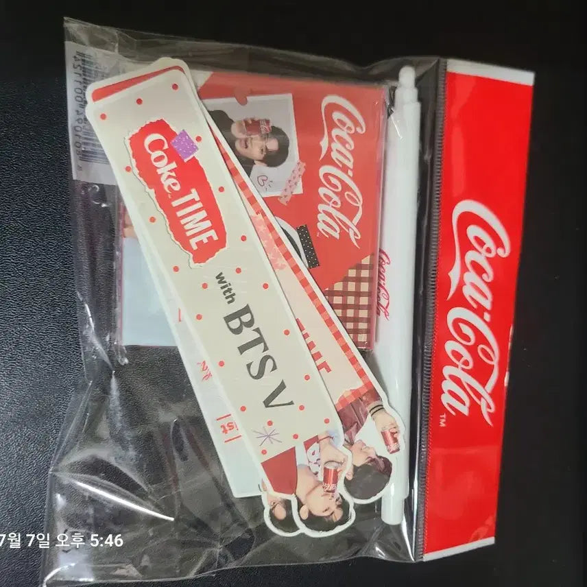 [BUNJANG] Coca-Cola x BTS V Stationery Set / 코카콜라 BTS 뷔 문구세트