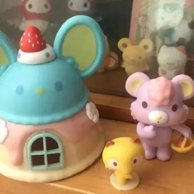 [BUNJANG] My Melody Kitty Strawberry House Playset / 레어!!! 일본 고전풍 마이멜로디 키티 플랫 쥐 너구리 고양이 딸기하우스