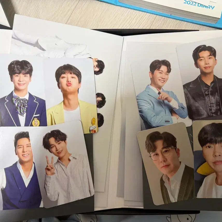 [BUNJANG] Various Artists Mr. Trot Thank You Album with Poster (Includes Im Young Woong &amp; Young Tak Selfie Photocards) / 미스터트롯 감사 앨범 + 포스터 (임영웅, 영탁 셀카 포카 포함)