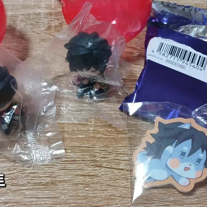[BUNJANG] Demon Slayer Giyu Nemurasetai &amp; Valentine Acrylic Clip Set / 귀멸의 칼날 기유 네무라세타이, 발렌타인 아크릴 클립