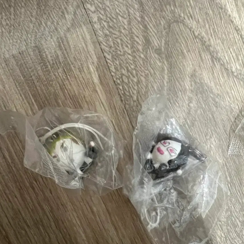 [BUNJANG] Attack on Titan Pucho Strap Keychain Hange, Erwin / 진격의거인 푸쵸 스트랩 키링 한지 엘빈