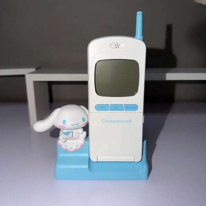 [BUNJANG] Sanrio Cinnamoroll Telephone-Shaped Desk Clock Mood Light Goods / 산리오 시나모롤 전화기 모양 탁상시계 무드등 굿즈