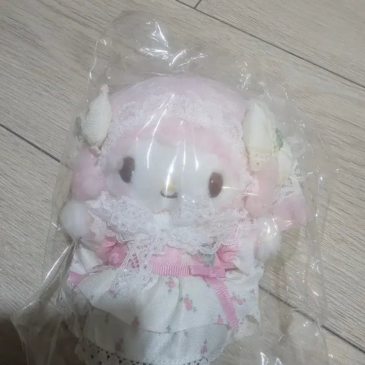 [BUNJANG] Sanrio Lace Forest Piano Mascot Keychain / 산리오 레이스 포레스트 피아노 마스코트 인형 키링