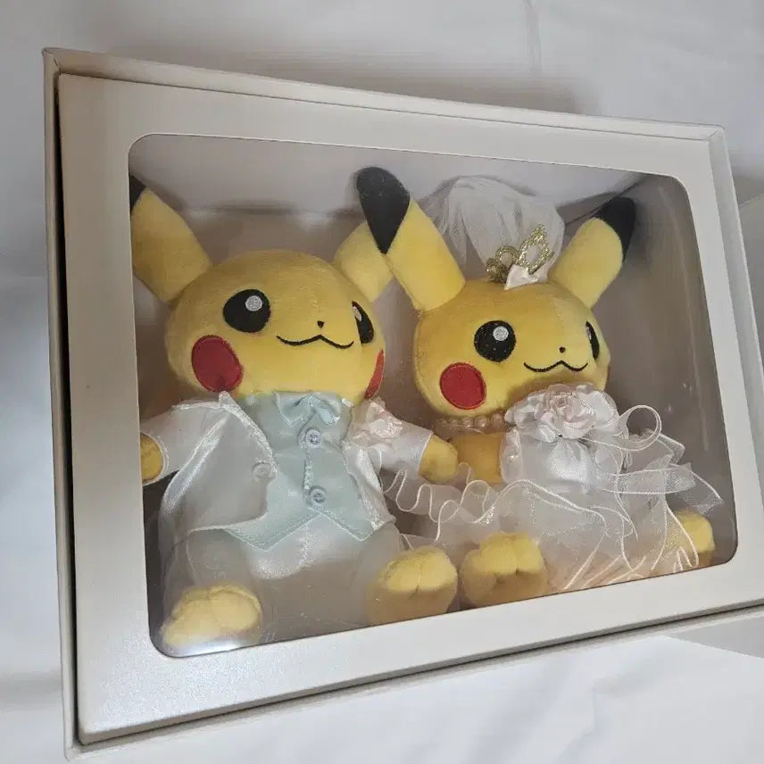 [BUNJANG] Pokemon Center Wedding Pikachu Doll Set / 포켓몬스터 웨딩 피카츄 인형 세트 포켓몬센터