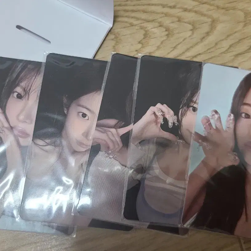 [BUNJANG] Le Sserafim Momstouch Photocard Bundle Set / 르세라핌 맘스터치 포토카드 판매