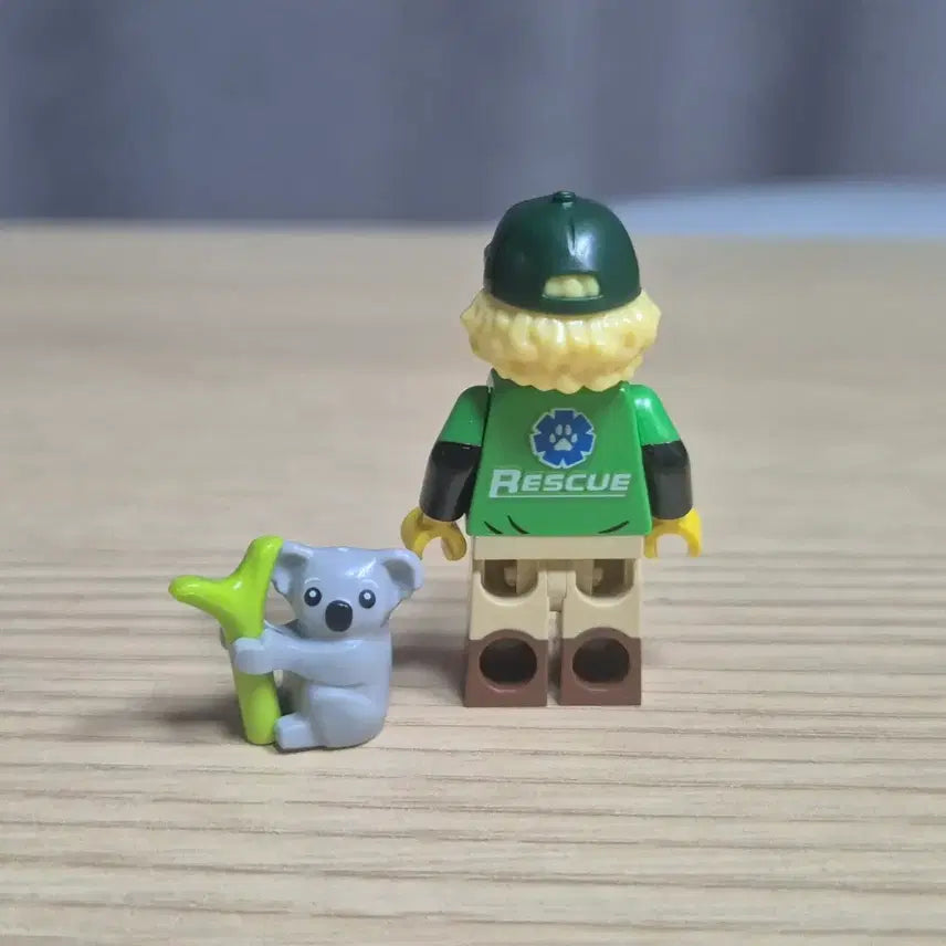 [BUNJANG] LEGO 71037 Collectible Minifigure Series 24 - Environmental Activist / 레고 71037 환경보호 활동가 미니피규어