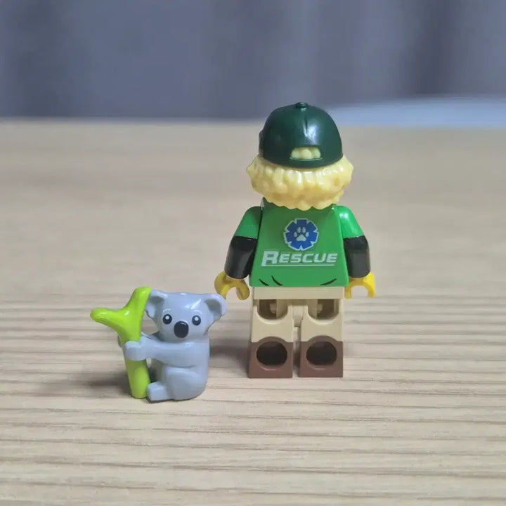 [BUNJANG] LEGO 71037 Collectible Minifigure Series 24 - Environmental Activist / 레고 71037 환경보호 활동가 미니피규어