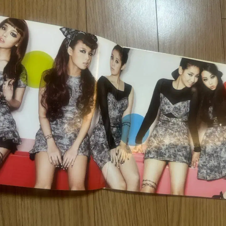[BUNJANG] Wonder Girls 2nd Album Signed CD / cd 원더걸스 2 친필사인