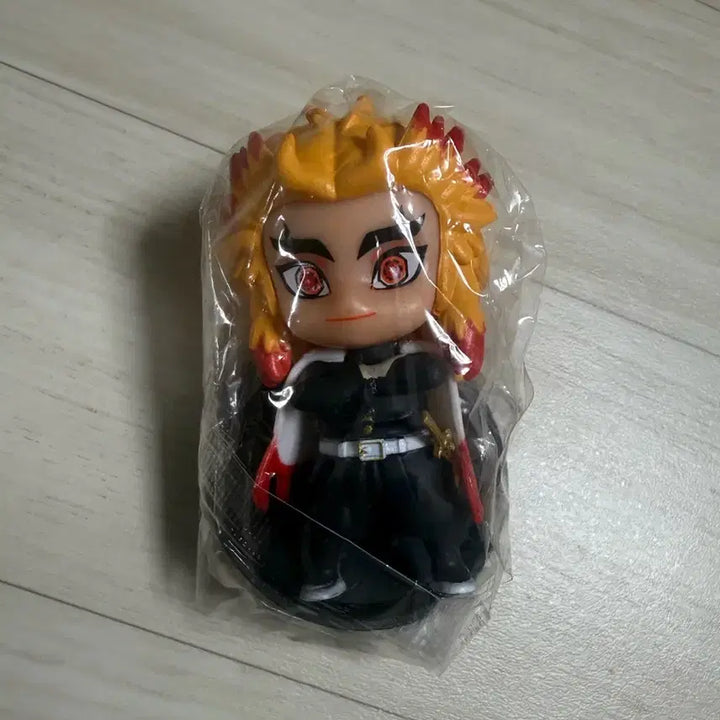 [BUNJANG] Demon Slayer Kyojuro Rengoku Gacha Figure / 귀멸의 칼날 렌고쿠 피규어 가챠