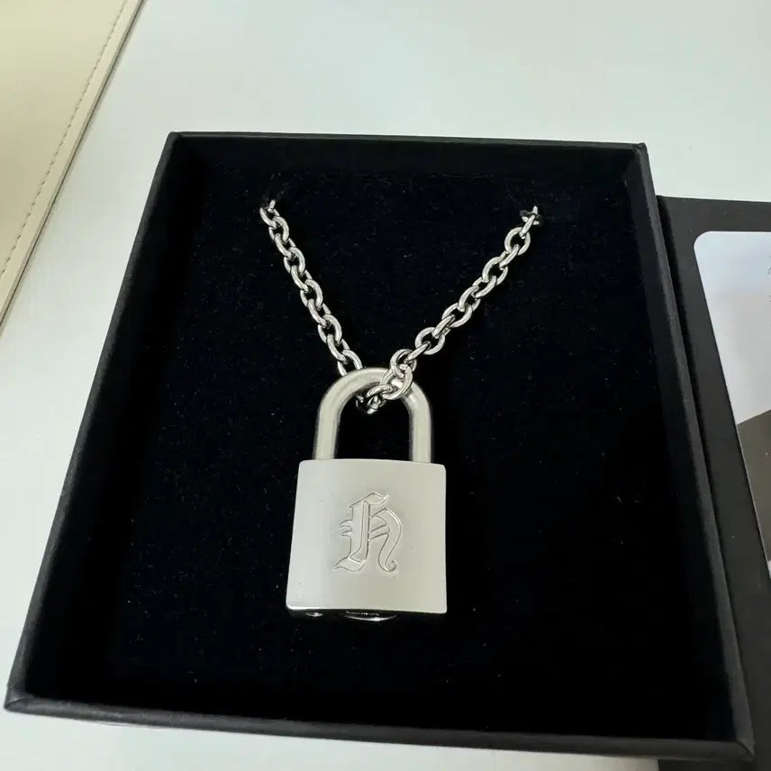 [BUNJANG] Hyunjin Necklace / 현진목걸이+지니렛3