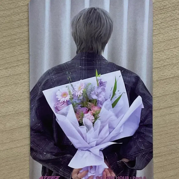 [BUNJANG] ATEEZ Mingi "Flower Bouquet" Version POB Double-Sided Photocard / 에이티즈 민기 포카-꽃다발ver. 미공포(양면 포카)