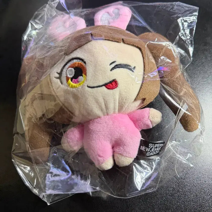 [BUNJANG] NewJeans Murakami Hanni Doll / 뉴진스 무라카미 인형 하니