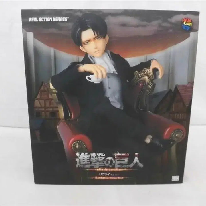 [BUNJANG] Attack on Titan Levi Figure / 진격의거인 rah 정장 리바이 피규어 판매