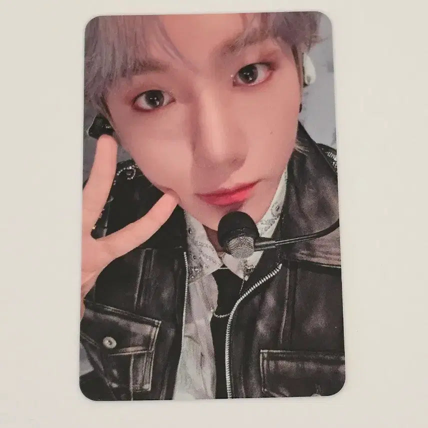 [BUNJANG] Baekhyun Leveri JJMUZE Lucky Draw Photocard / 백현 레버리 JJMUZE 럭드 포카